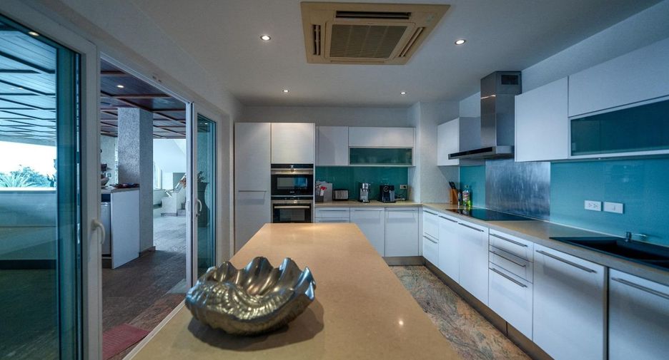 Villa en venta de 7 habitaciones en Bang Lamung, Chonburi