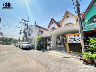 For sale 3 Beds townhouse in Sam Phran, Nakhon Pathom