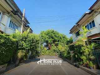 Casa adosada en venta de 3 habitaciones en Bang Kapi, Bangkok