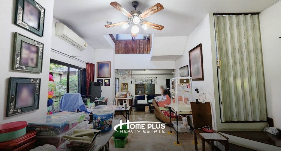 Reihenhaus zum Kauf mit 3 Zimmer in Bang Kapi, Bangkok