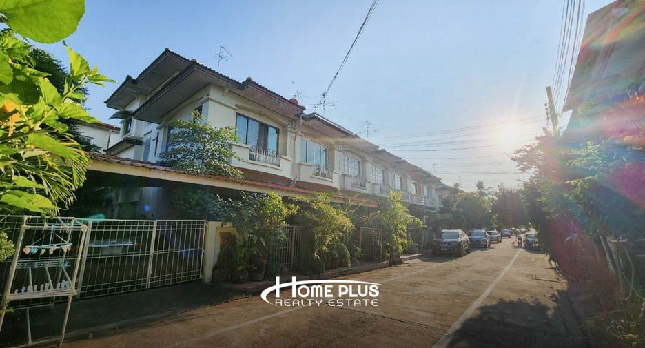 Reihenhaus zum Kauf mit 3 Zimmer in Bang Kapi, Bangkok