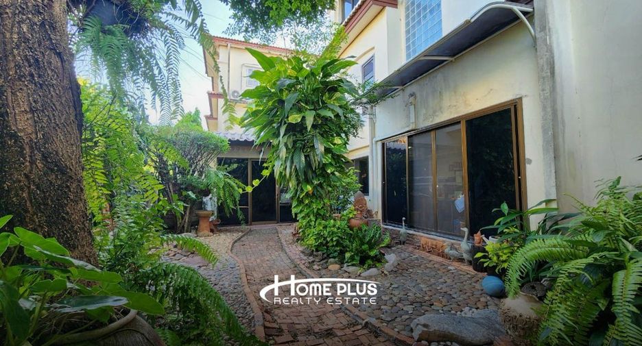 Reihenhaus zum Kauf mit 3 Zimmer in Bang Kapi, Bangkok