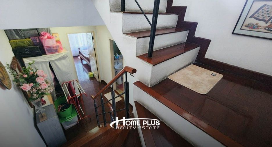 Reihenhaus zum Kauf mit 3 Zimmer in Bang Kapi, Bangkok