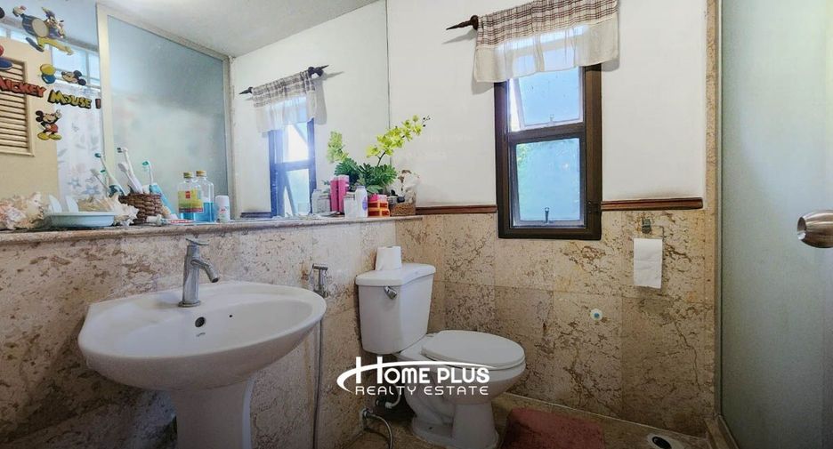 Reihenhaus zum Kauf mit 3 Zimmer in Bang Kapi, Bangkok