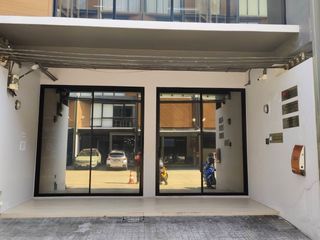 For sale 6 bed office in Phra Khanong, Bangkok