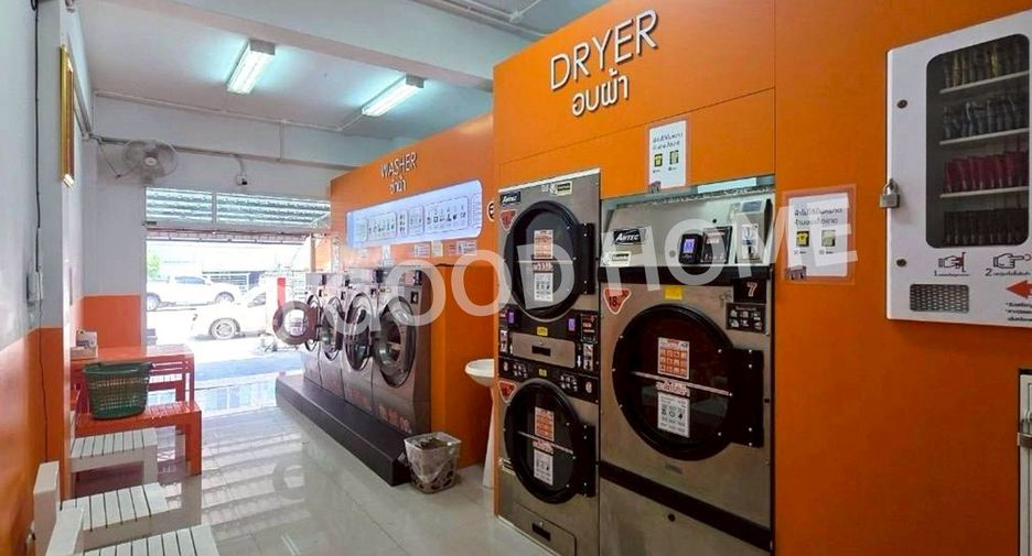 Local comercial en venta de 2 habitaciones en Mueang Samut Sakhon, Samut Sakhon