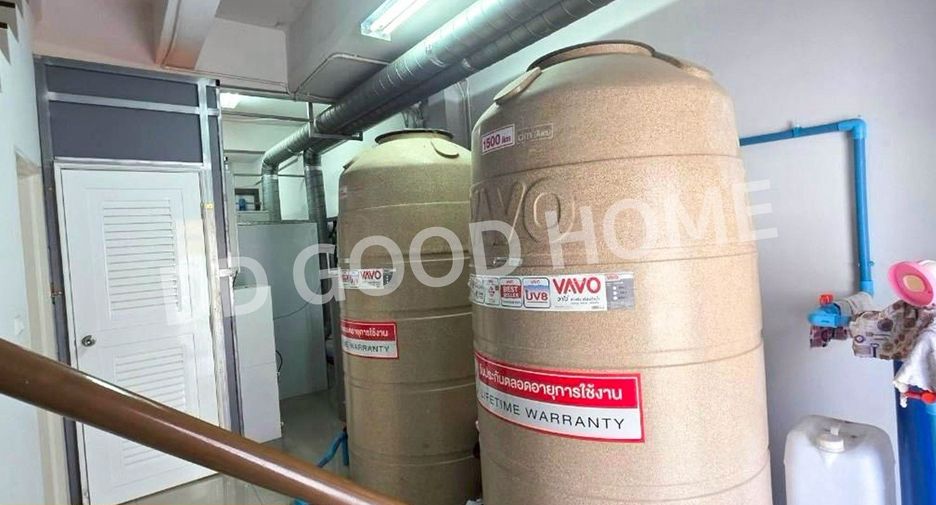 Local comercial en venta de 2 habitaciones en Mueang Samut Sakhon, Samut Sakhon