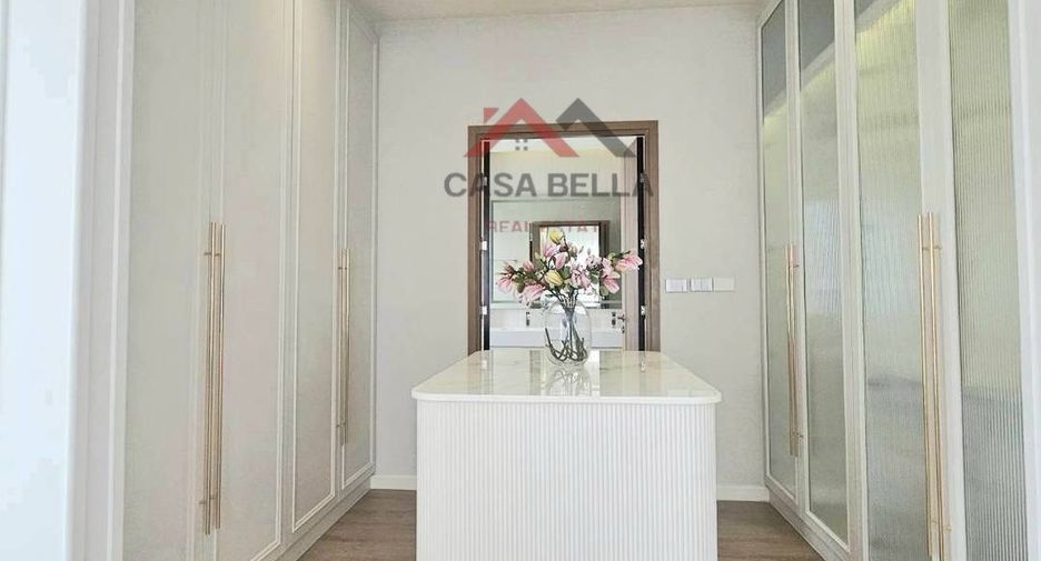 For sale 4 bedrooms house in Bang Lamung, Chonburi