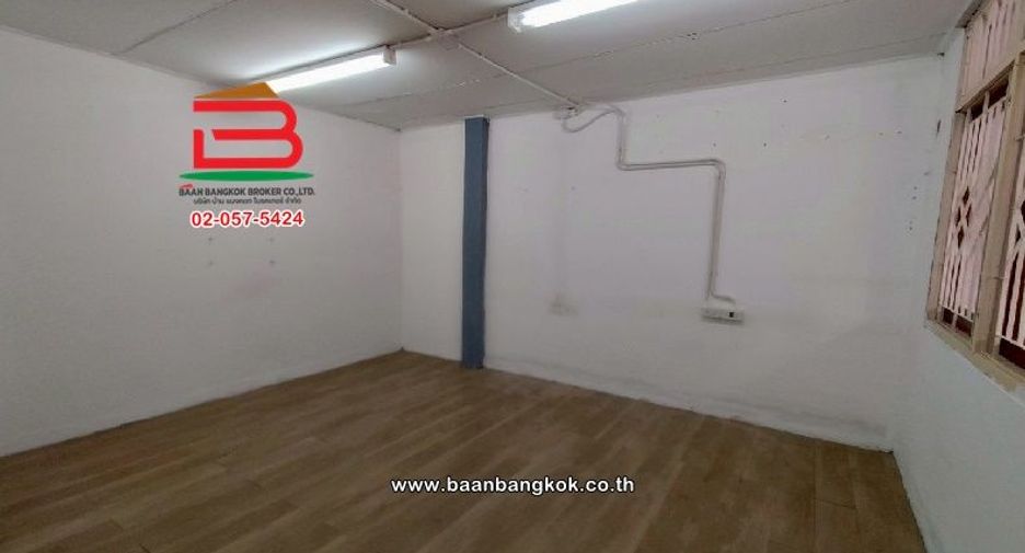 For rent 3 bedrooms house in Lak Si, Bangkok