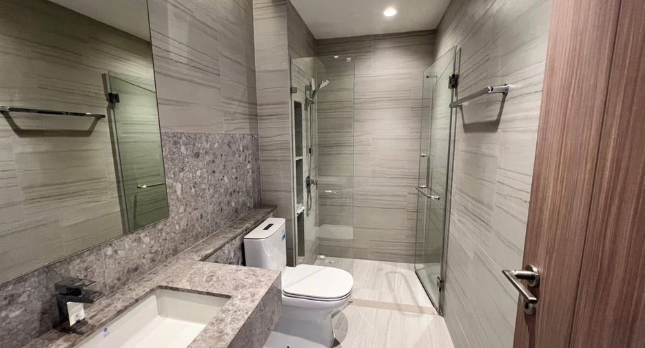 For rent 3 bedrooms house in Phra Khanong, Bangkok