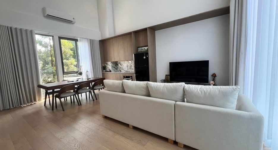 For rent 3 bedrooms house in Phra Khanong, Bangkok