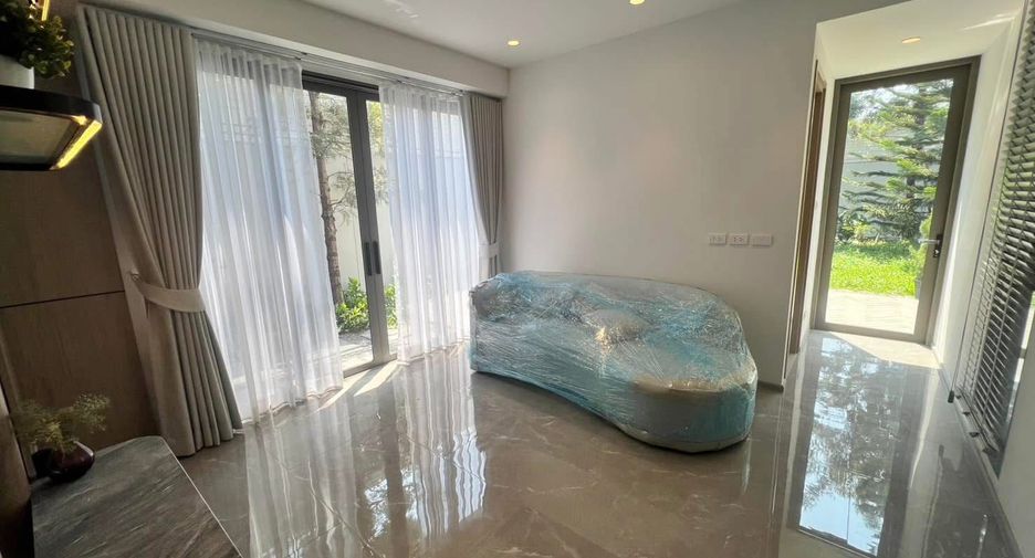 For rent 3 bedrooms house in Phra Khanong, Bangkok