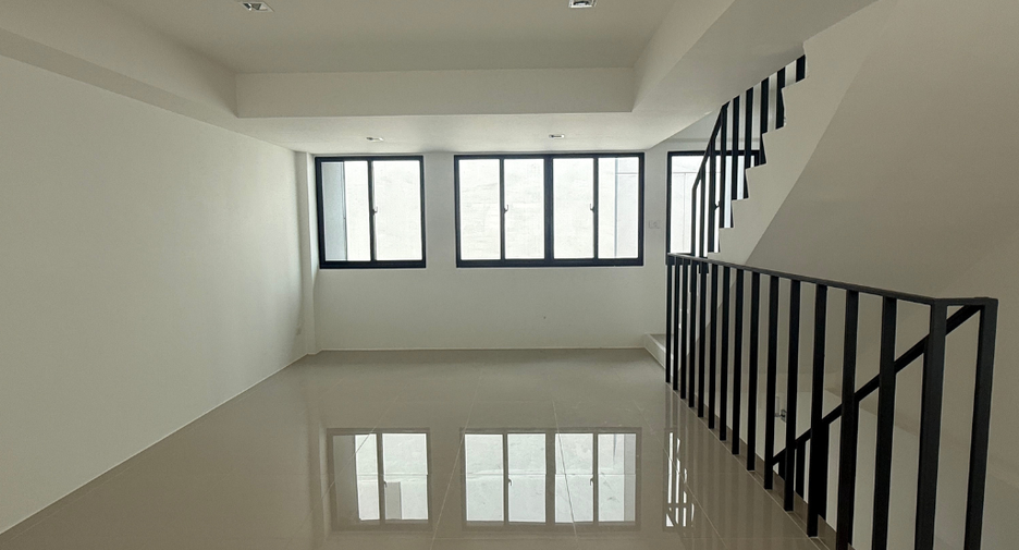 For rent 2 bedrooms townhouse in Mueang Chiang Mai, Chiang Mai