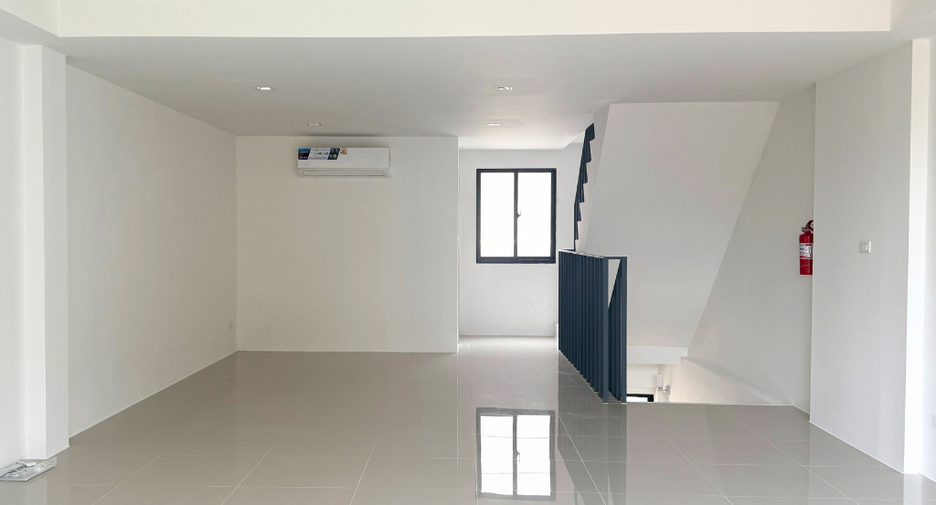 For rent 2 bedrooms townhouse in Mueang Chiang Mai, Chiang Mai