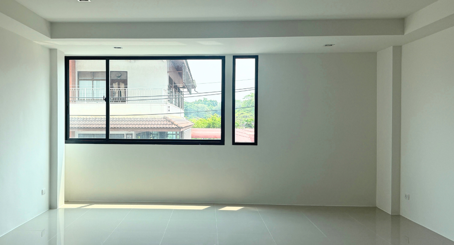 For rent 2 bedrooms townhouse in Mueang Chiang Mai, Chiang Mai