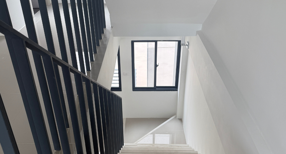 For rent 2 bedrooms townhouse in Mueang Chiang Mai, Chiang Mai