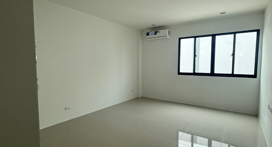 For rent 2 bedrooms townhouse in Mueang Chiang Mai, Chiang Mai