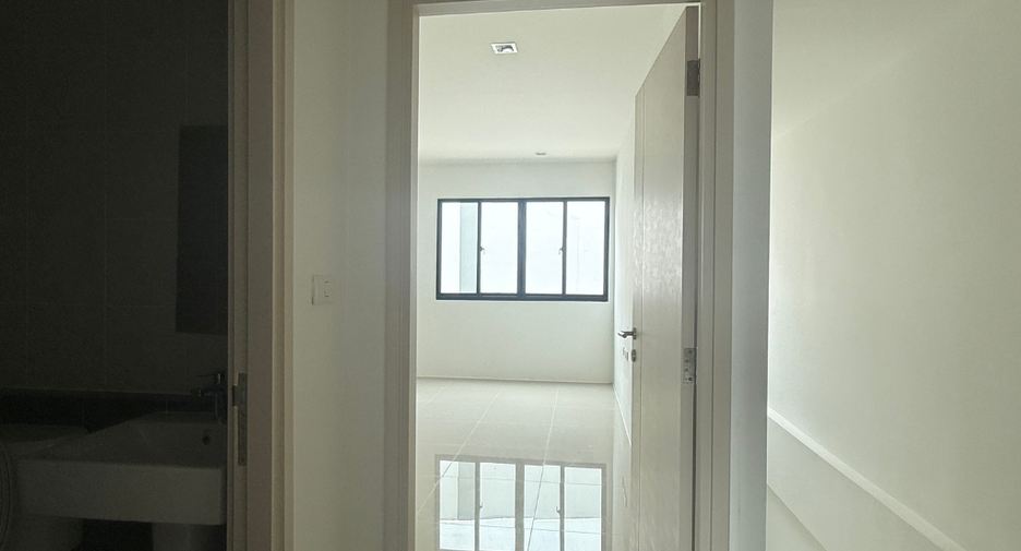 For rent 2 bedrooms townhouse in Mueang Chiang Mai, Chiang Mai