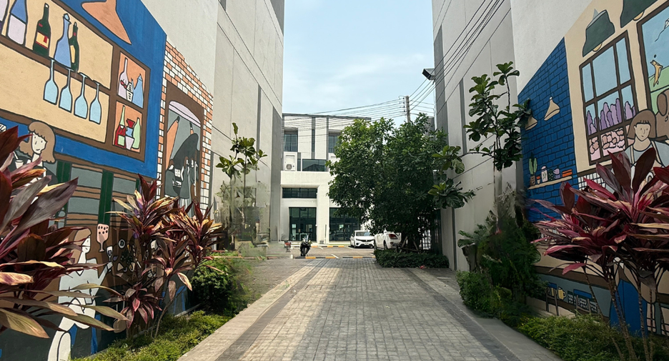 For rent 2 bedrooms townhouse in Mueang Chiang Mai, Chiang Mai