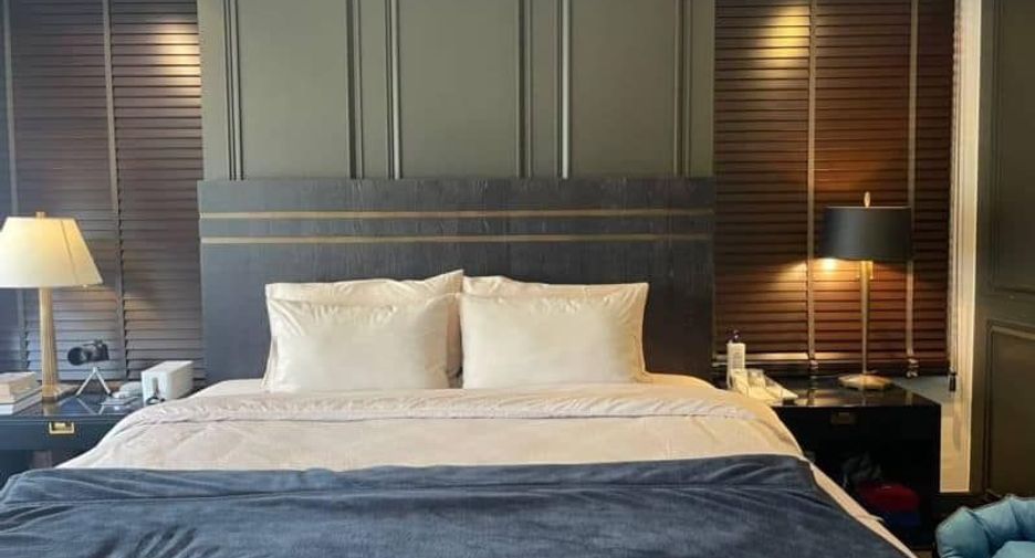 For rent 4 bedrooms house in Watthana, Bangkok