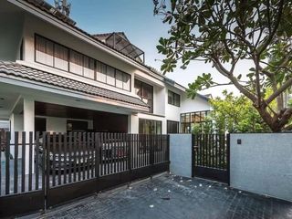 Casa en alquiler de 4 habitaciones en Watthana, Bangkok