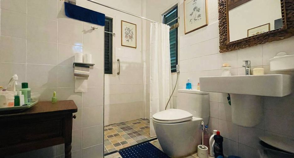 For rent and for sale 5 bedrooms house in Mueang Chiang Mai, Chiang Mai