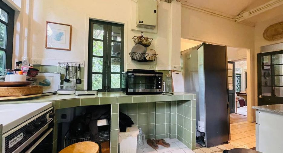 For rent and for sale 5 bedrooms house in Mueang Chiang Mai, Chiang Mai