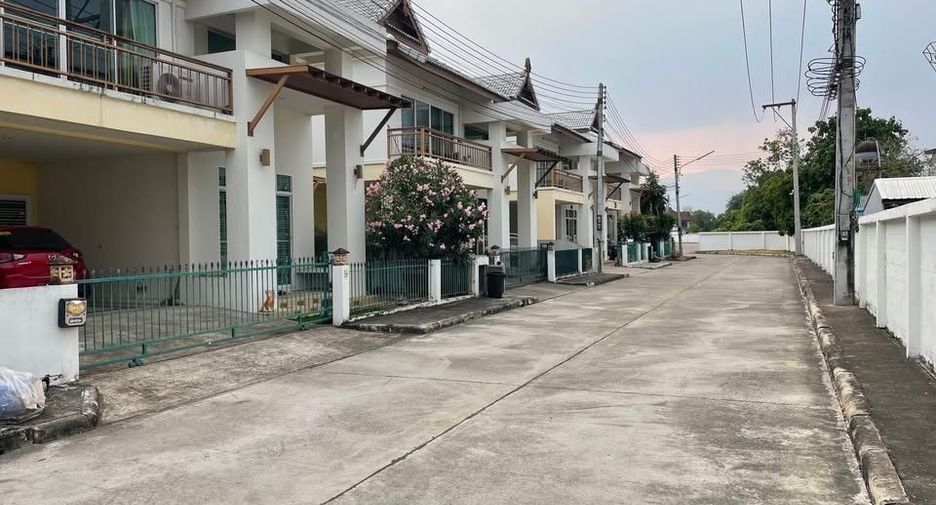 出租 和 出售 4 卧室 独立屋 在 San Sai, Chiang Mai