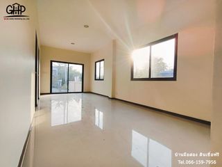 For sale 2 bed townhouse in Mueang Lop Buri, Lopburi