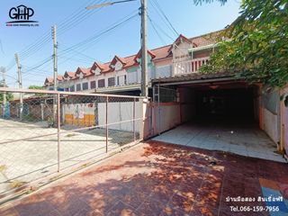 For sale 2 bed townhouse in Mueang Lop Buri, Lopburi