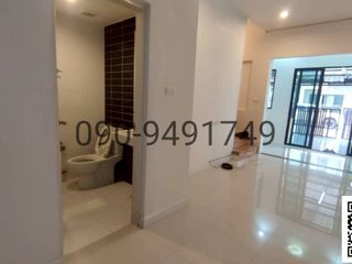 Reihenhaus zur Miete mit 3 Zimmer in Bang Khae, Bangkok