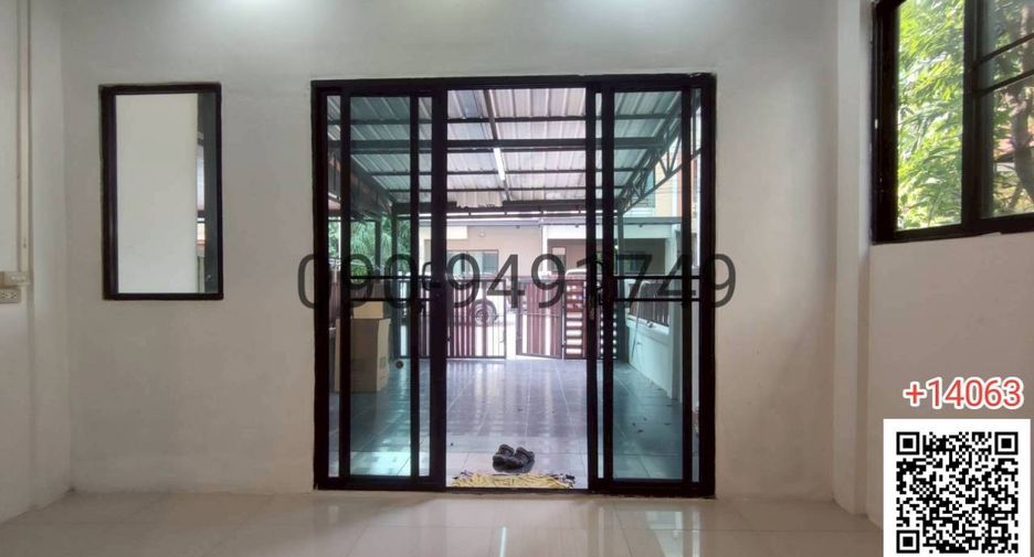 For rent 3 bedrooms townhouse in Bang Khae, Bangkok