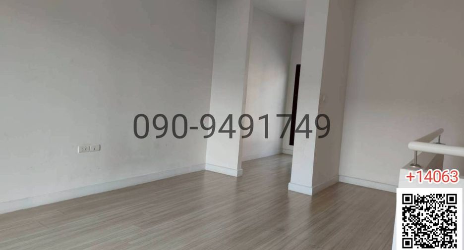 For rent 3 bedrooms townhouse in Bang Khae, Bangkok