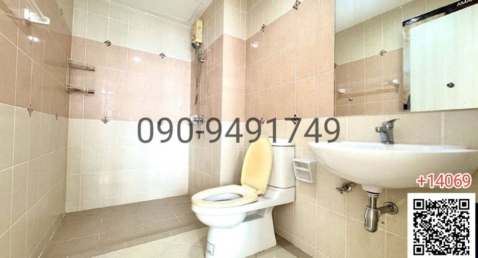 For rent 3 bedrooms townhouse in Bang Kapi, Bangkok