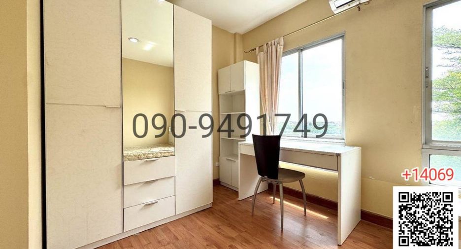 For rent 3 bedrooms townhouse in Bang Kapi, Bangkok