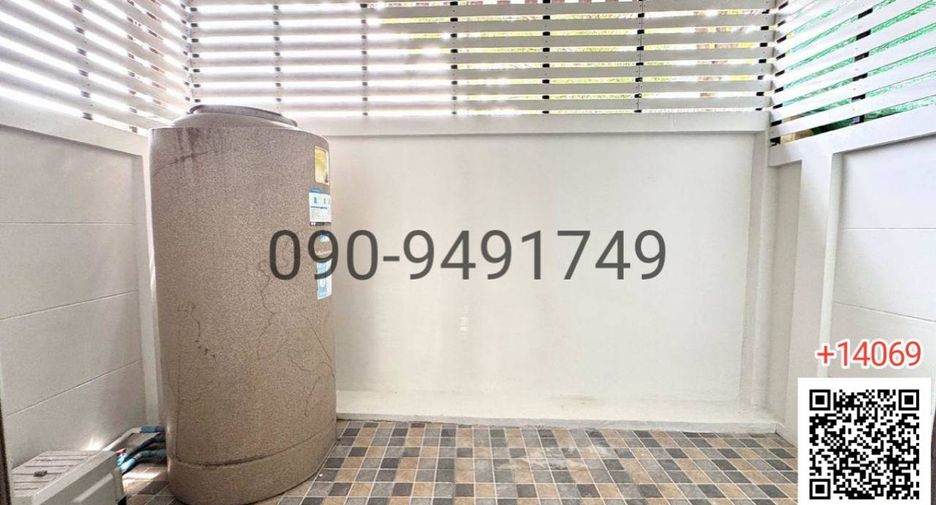 For rent 3 bedrooms townhouse in Bang Kapi, Bangkok