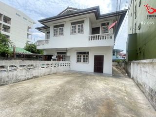 For sale 4 Beds house in Chatuchak, Bangkok