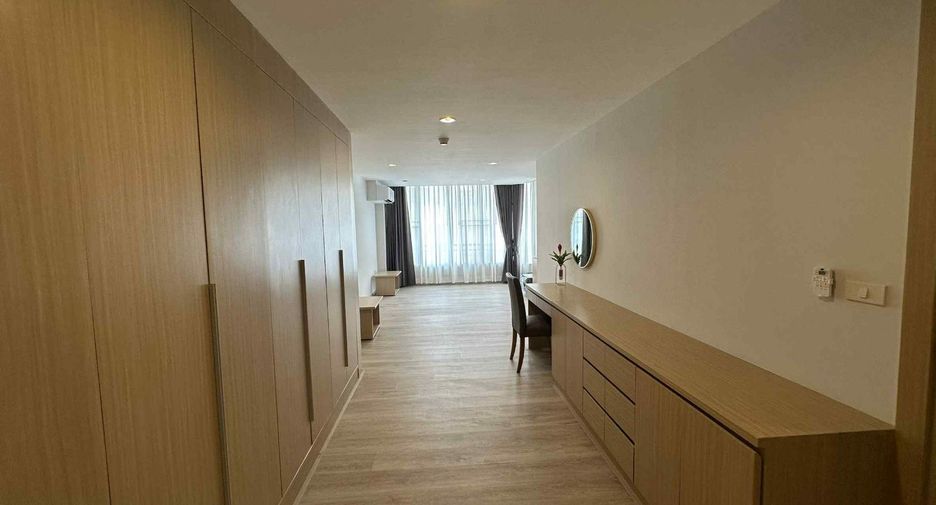 Apartment zur Miete mit 3 Zimmer in Khlong Toei, Bangkok