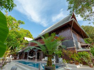 For sale 8 bed house in Mueang Rayong, Rayong