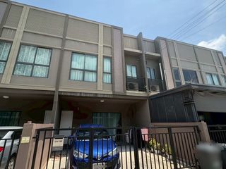 For sale 3 bed townhouse in Nong Khaem, Bangkok