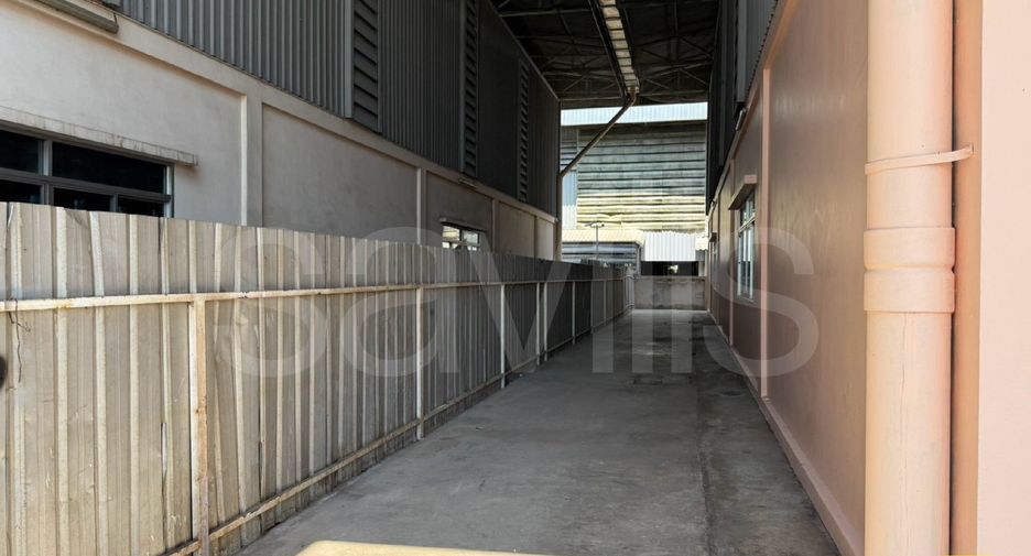 For rent warehouse in Mueang Samut Prakan, Samut Prakan