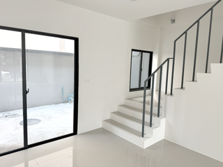 For rent 2 Beds office in Mueang Chiang Mai, Chiang Mai