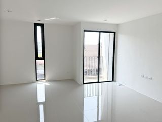 For rent 2 Beds office in Mueang Chiang Mai, Chiang Mai