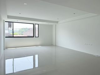For rent 2 Beds office in Mueang Chiang Mai, Chiang Mai