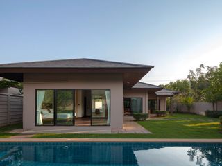 Villa zur Miete und zum Kauf mit 3 Zimmer in Bang Lamung, Chonburi