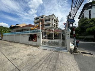 For sale 2 ベッドルーム house in Watthana, Bangkok