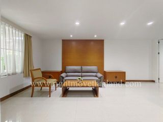 Casa adosada en alquiler de 4 habitaciones en Watthana, Bangkok