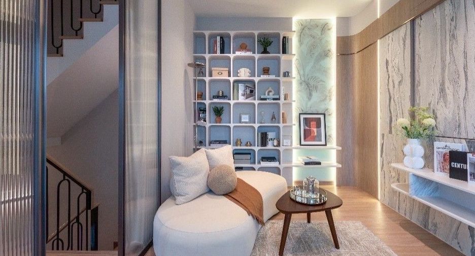 Haus zum Kauf mit 5 Zimmer in Huai Khwang, Bangkok
