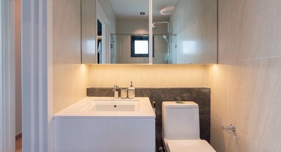 Haus zum Kauf mit 5 Zimmer in Huai Khwang, Bangkok