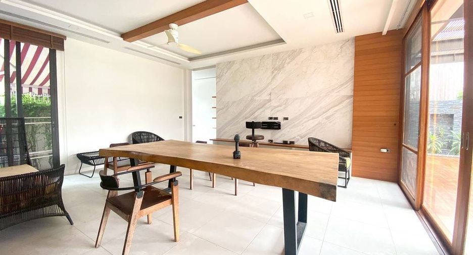 For rent and for sale 5 bedrooms house in Khlong Toei, Bangkok
